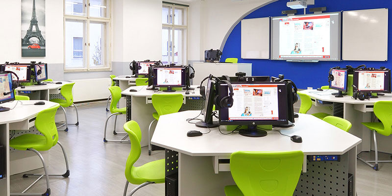 Bring immersion to your classroom: Use the SmartClass language lab